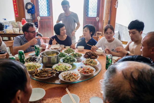 SRF DOK-Serie: Mein anderes China Folge 2 Bei der Familie meiner Haushälterin Changyun Geng auf dem Land in der Provinz Anhui