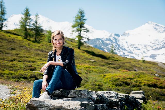 Schweiz aktuell am Simplon - Sommergeschichten entlang der Passstrasse Moderatorin Sabine Dahinden auf dem Simplon-Pass