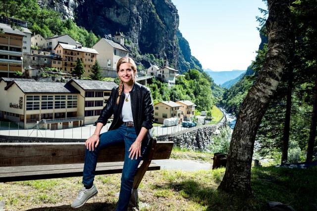 Schweiz aktuell am Simplon - Sommergeschichten entlang der Passstrasse Moderatorin Sabine Dahinden in Gondo
