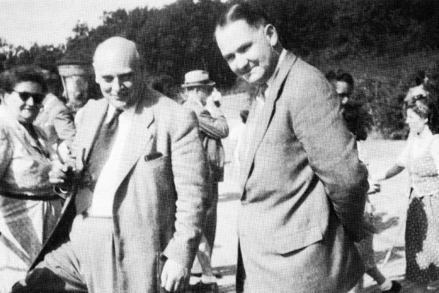 SRF DOK: Ems-Chemie - dunkle Helfer nach dem 2. WK Das einzige Bild, dass Johann Giesen (l.) zusammen mit Werner Oswald zeigt. Giesen leitete im Zweiten Weltkrieg das Methanolwerk Auschwitz-Monowitz.  