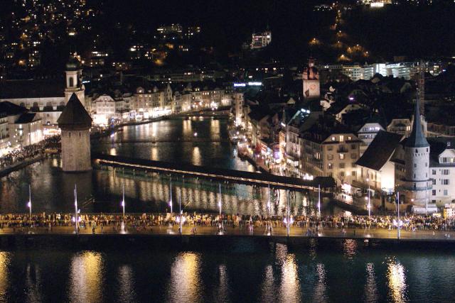 DOK Nacht in der Schweiz - Winter Folge 1 Sechs Tage und Nächte feiern die Fasnächtler (2020) in der Luzerner Altstadt 2020