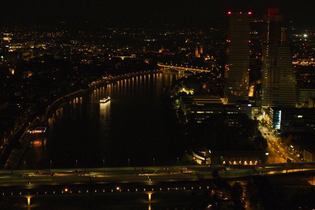 DOK Nacht in der Schweiz - Sommer Folge 2 Der Rhein prägt das Bild der Stadt Basel. 2020