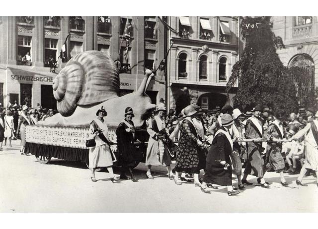 Aus der Küche ins Bundeshaus Der lange Weg zum Frauenstimmrecht Demonstration im Jahr 1928