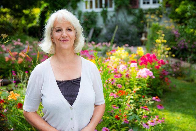 Hinter den Hecken Staffel 4 Folge 1 Karin Leuenberger in ihrem romantischen Stadtgarten in Schaffhausen (SH) 2021