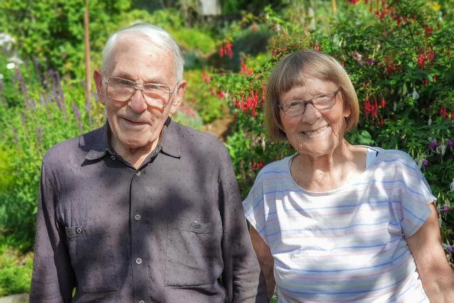 Hinter den Hecken Staffel 4 Folge 3 Annemarie und Hugo Weder in ihrem Chrysanthemen-Garten in Reute (AR) 2021