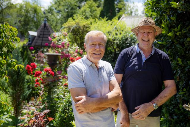 Hinter den Hecken Staffel 4 Folge 10 Dieter Frank und Patrick O'Leary im Jura-Garten in Courchavon JU 2021