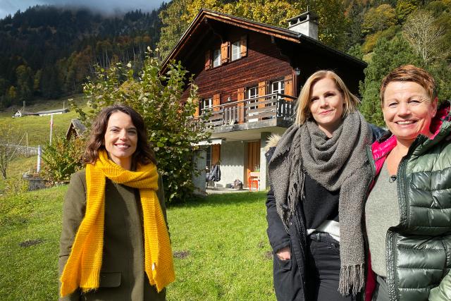 Hin und weg Schweizer Liebesgeschichten aus aller Welt Staffel 4 Mona Vetsch besuchte Noëlle Kaiser und deren Mutter im Glarner Land 2021