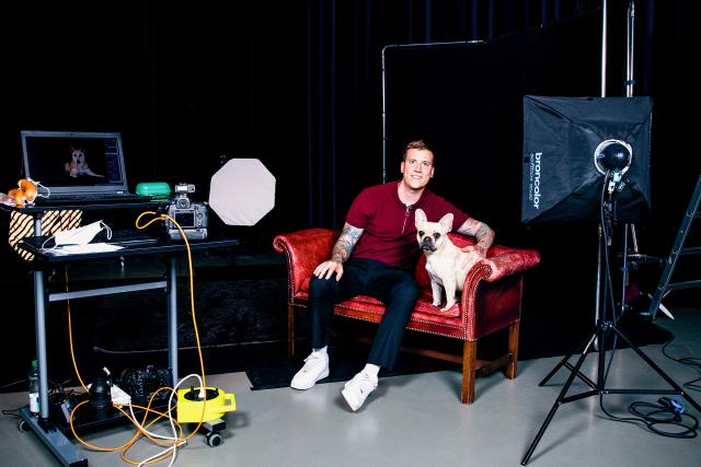 G&G-Sommerserie: Das goldene Knöchlein Fabio Landert mit seiner französischen Bulldogge Tyson 2021