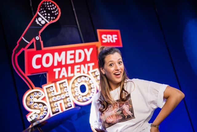 Comedy Talent Show Staffel 2021 Folge 1 Moderatorin Lisa Christ