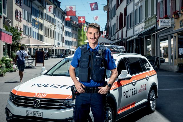 Blaulicht-Geschichten Unterwegs mit der Polizei Nando Wüthrich: Aspirant Polizei Basel-Landschaft 2021