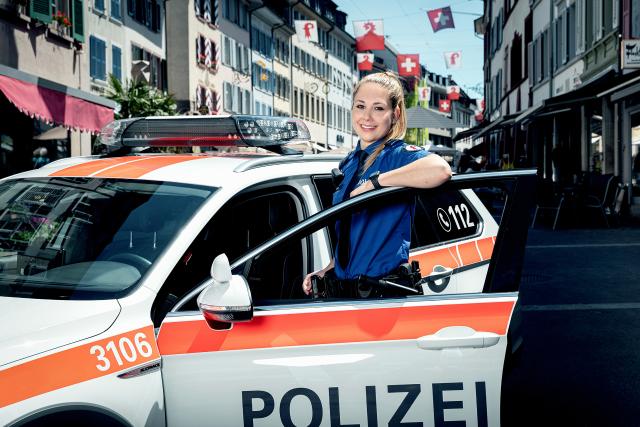 Blaulicht-Geschichten Unterwegs mit der Polizei Jana Stierli: Aspirantin Polizei Basel-Landschaft 2021