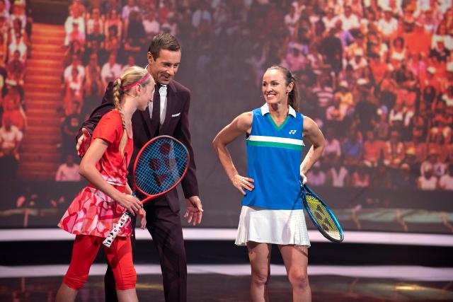 10 Jahre Klein gegen GrossKai Pflaume präsentiert ein Tennis-Duell zwischen Tamina (l.) und Martina Hingis (r.).Copyright: SRF/NDR/Thorsten Jander