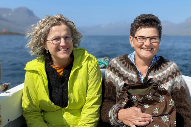 Wenn Landfrauen reisen Island Staffel 4 Folge 2 Die Landfrauen Erna Köfer und Vreni Chervetbeim Fischen in Island.