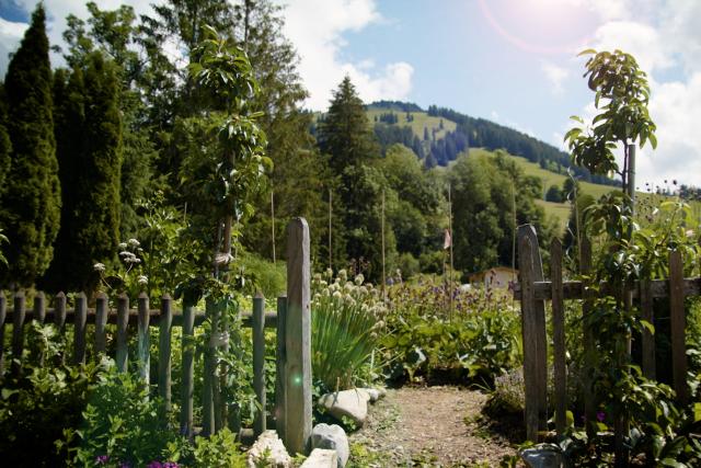 Hinter den Hecken Sabine Rebers Garten in Gstaad BE Staffel 5 Folge 5 Sabine Rebers Garten 2022