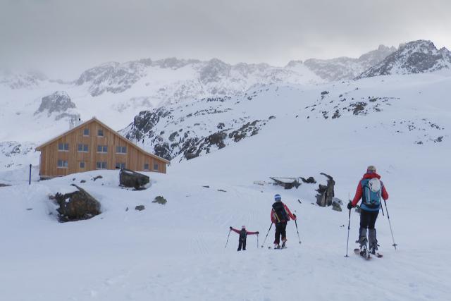 SRF bi de Lüt – Winterhüttengeschichten Auf der Grialetschhütte beim Flüelapass ist alles neu. 2022
