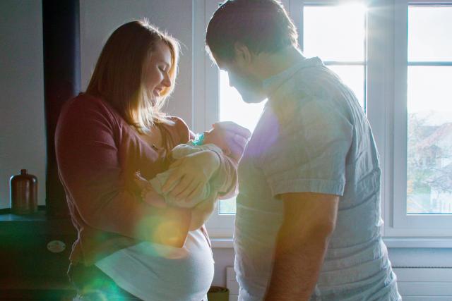 Wir bekommen ein Baby – Die Risikoschwangerschaft Folge 3 Nach zehn Tagen Neonatologie dürfen die Eltern ihr Baby nach Hause nehmen. 2022