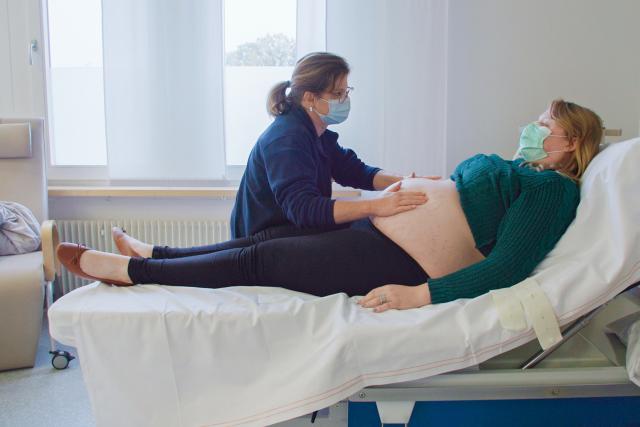 Wir bekommen ein Baby – Die Risikoschwangerschaft Folge 3 Eva lässt sich in der Schwangerschaft medizinisch eng begleiten. 2022