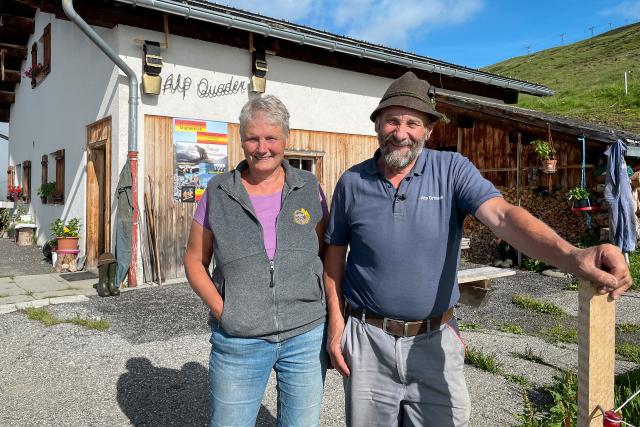 SRF bi de Lüt – Z'Alp Staffel 3 Greta und Peter ‚Peeg‘ Salzgeber auf der Alp Quader bei Brigels in der Surselva GR