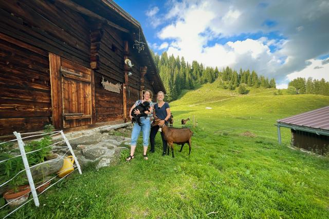 SRF bi de Lüt – Z'Alp Staffel 3 Martina Haller und Viki Würtinger auf der Alp Steessiboden BE (Grindelwald) 2022