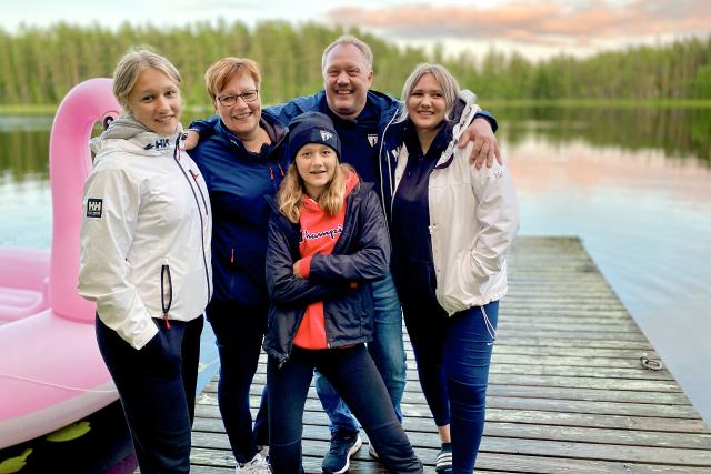 Auf und davonIm hohen Norden Auswandererglück in Finnland: Peter Dörig mit seiner Frau Jenni und den Töchtern Ella, Linda und Ida
