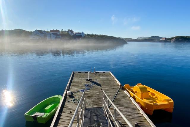 Auf und davon Im hohen Norden Morgenstimmung in Henningsvær auf der norwegischen Inselgruppe der Lofoten