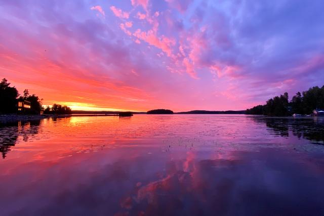 Auf und davon Im hohen NordenNo Filter: Sonnenuntergang im Süden Finnlands, nahe an der Kitschgrenze