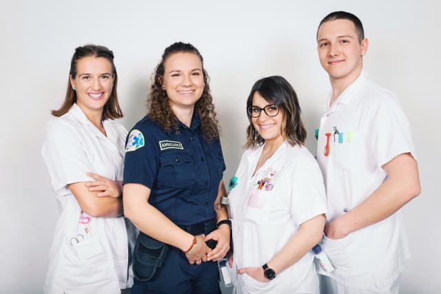 SRF DOK-SerieWir, die Pflegefachkräfte von morgenHélène, Fanny, Rebecca  und Lucas sind Heldinnen und Held der Serie.2022Copyright: SRF/RTS/Anna Nahabed