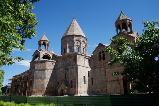 SRF DOKGrenzerfahrung Russland – Konfliktzone KaukasusDie armenische Kirche ist die älteste Staatskirche der Welt.Copyright: SRF