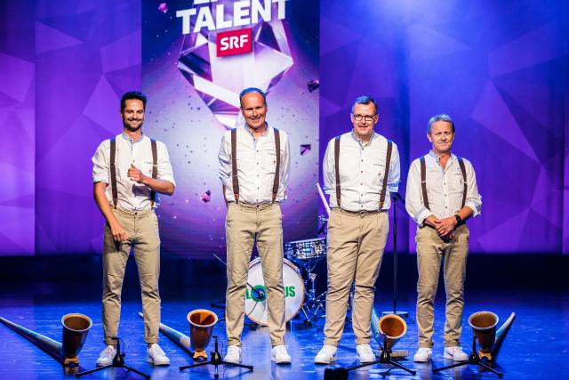 Stadt Land Talent Sendung aus dem Le Théâtre EmmenLochus Alphorn QuartettCopyright: SRF/Mirco Rederlechner