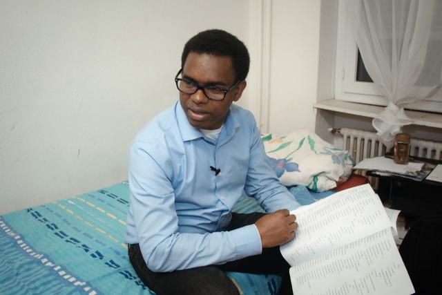 Amine – Held auf BewährungAmine in seinem Zimmer Copyright: SRF/Catpics AG