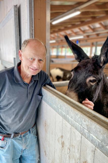 SRF bi de Lüt – Echte TierheldenStaffel 4Viktor Huber hat die Stiftung «Eselhilfe» gegründet.2023Copyright: SRF