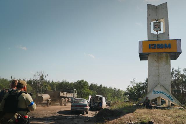 ReporterEin Haus zerstört im Krieg – Von Überlebenden eines BombenangriffsDie ostukrainische Stadt Isjum wurde im vergangenen September nach monatelanger russischer Besatzung durch die ukrainische Armee befreit.Copyright: SRF