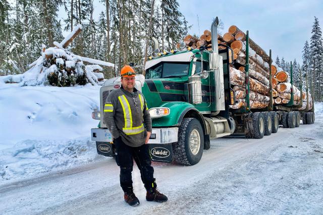 Auf und davon Schweizer Auswanderer – Wiedersehen in KanadaFolge 4Die Holzwirtschaft ist für Christian Volk immer noch ein Traumjob.2023Copyright: SRF