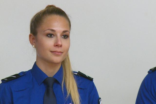 ReporterDie PolizeischülerDie Baselbieterin Jana Stierli will Polizistin werden.Copyright: SRF
