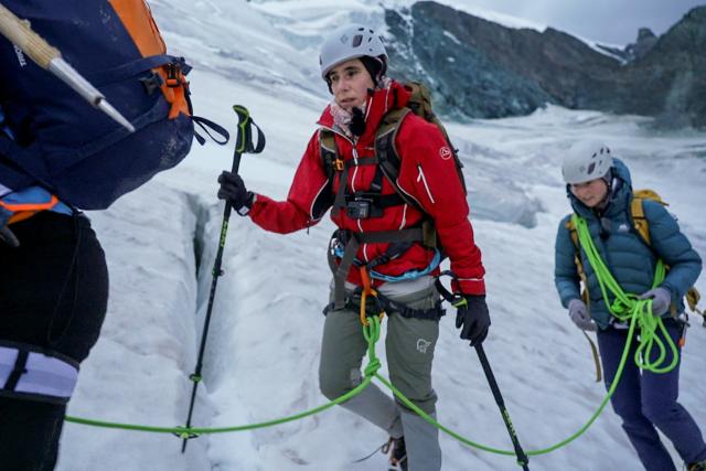 Hoch hinausDie blinde Bergsteigerin – Der Traum von GipfelLaila Grillo muss Gletscherspalten überwinden.2023Copyright: SRF