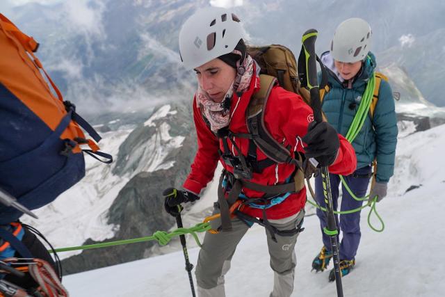 Hoch hinausDie blinde Bergsteigerin – Der Traum von GipfelLaila Grillo ist blind und liebt das Bergsteigen.2023Copyright: SRF