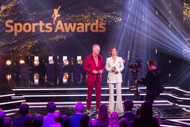 Sports Awards 2023Die Moderatoren Rainer Maria Salzgeber und Fabienne GyrCopyright: SRF/Gian Vaitl