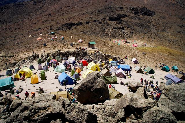 SRF DOKAbenteuer Kilimandscharo – Auf Expedition in TansaniaFolge 2Das Camp der Kilimandscharo-Abenteurer2023Copyright: SRF