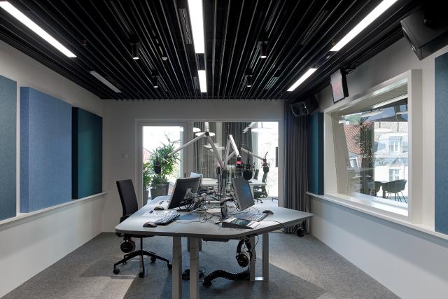 SRF Radiostudio Basel im Meret Oppenheim Hochhaus. Innenaufnahme Redaktionsräume und Studios