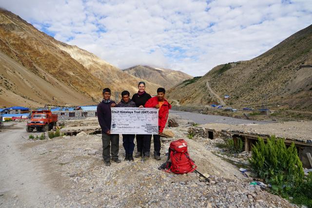 Jetzt oder nie - Lebe deinen Traum 2019 Am Ziel: Thesi und ihr Team sind in Hilsa, im Westen Nepals angekommen. 