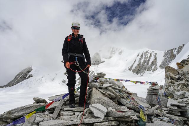 Jetzt oder nie - Lebe deinen Traum 2019 Dünne Luft auf 6143 Metern steht Thesi auf dem höchsten und gefährlichsten Pass Nepals, dem Sherpani Col. 