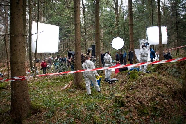 Tatort - Skalpell SF Schweizer Film Buch: Urs Bühler Regie: Tobias Ineichen Produktion: Alfi Sinniger Catpics Dreharbeiten im Wald