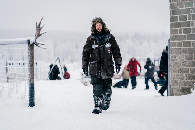 DOK - Abenteuer Lappland: Die Husky-Tour des Lebens Der Musher Juho Ylipiessa auf seiner Farm in der Wildnis Lapplands