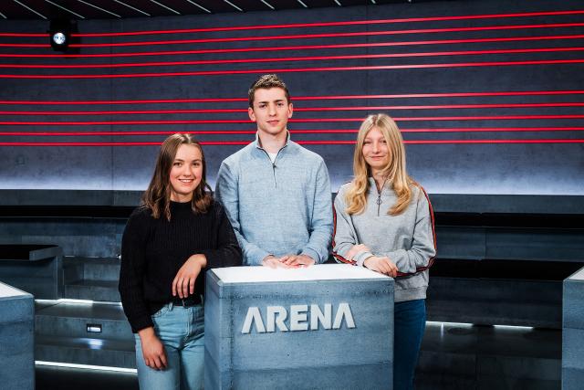 Arena Younews - Jugendmedienwoche 2020 Die jugendlichen Moderatoren: v.l. Aneschka Berchtold, Jonas Lüthy und Laurine Frauchiger