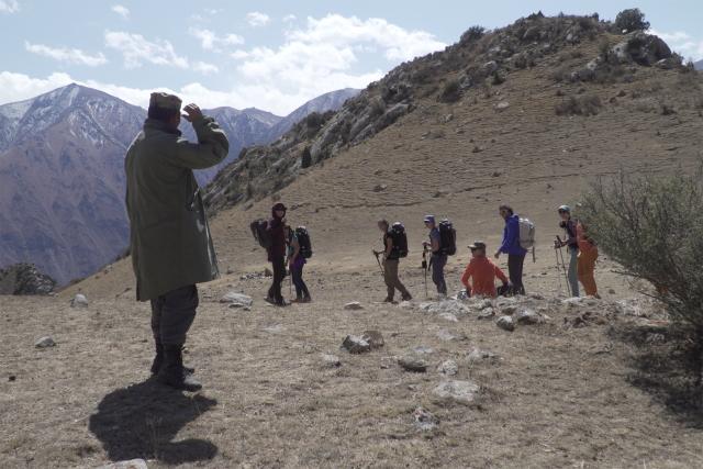 Hoch hinaus - Das Expeditionsteam 5 Folge 2Trek ins Basecamp: Begegnung mit einem kirgisischen Hirten