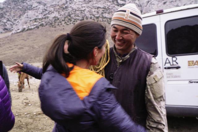 Hoch hinaus - Das Expeditionsteam 5 Folge 7 Abschied von den kirgisischen Guides.