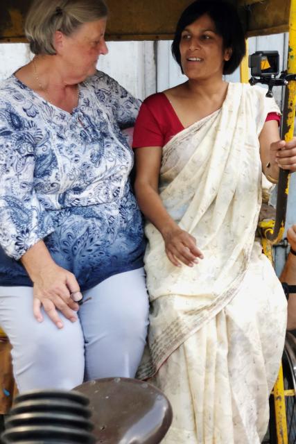 Meine Fremde HeimatIndien Natalia Schnyder und Sairah Benz in Indien